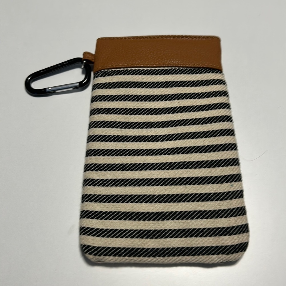 Thirty-One clip pouch